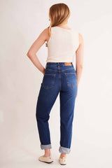 Calça Mom em Jeans Escuro com Bolsos Later
