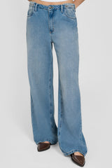 Calça Skater em Jeans com Ajuste de Cintura