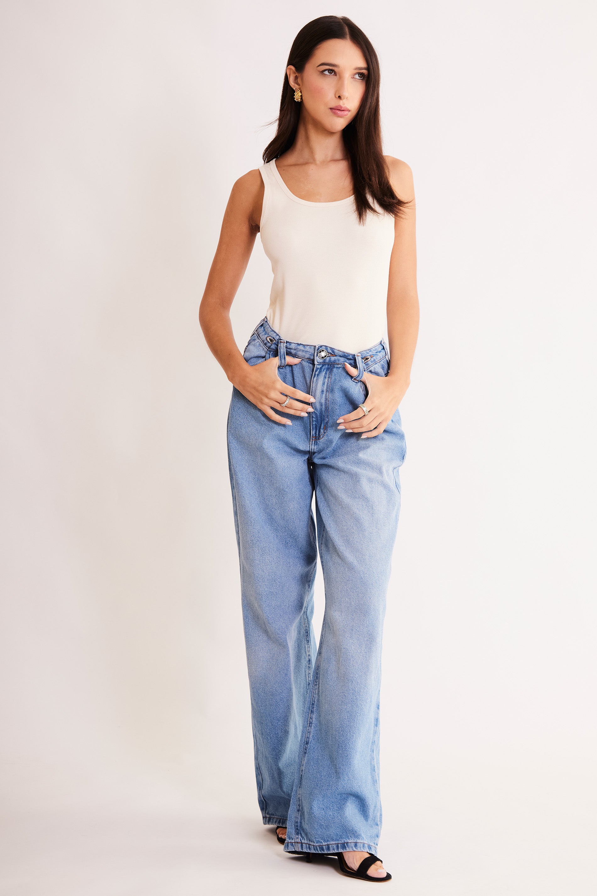 Calça Skater em Jeans com Ajuste de Cintura