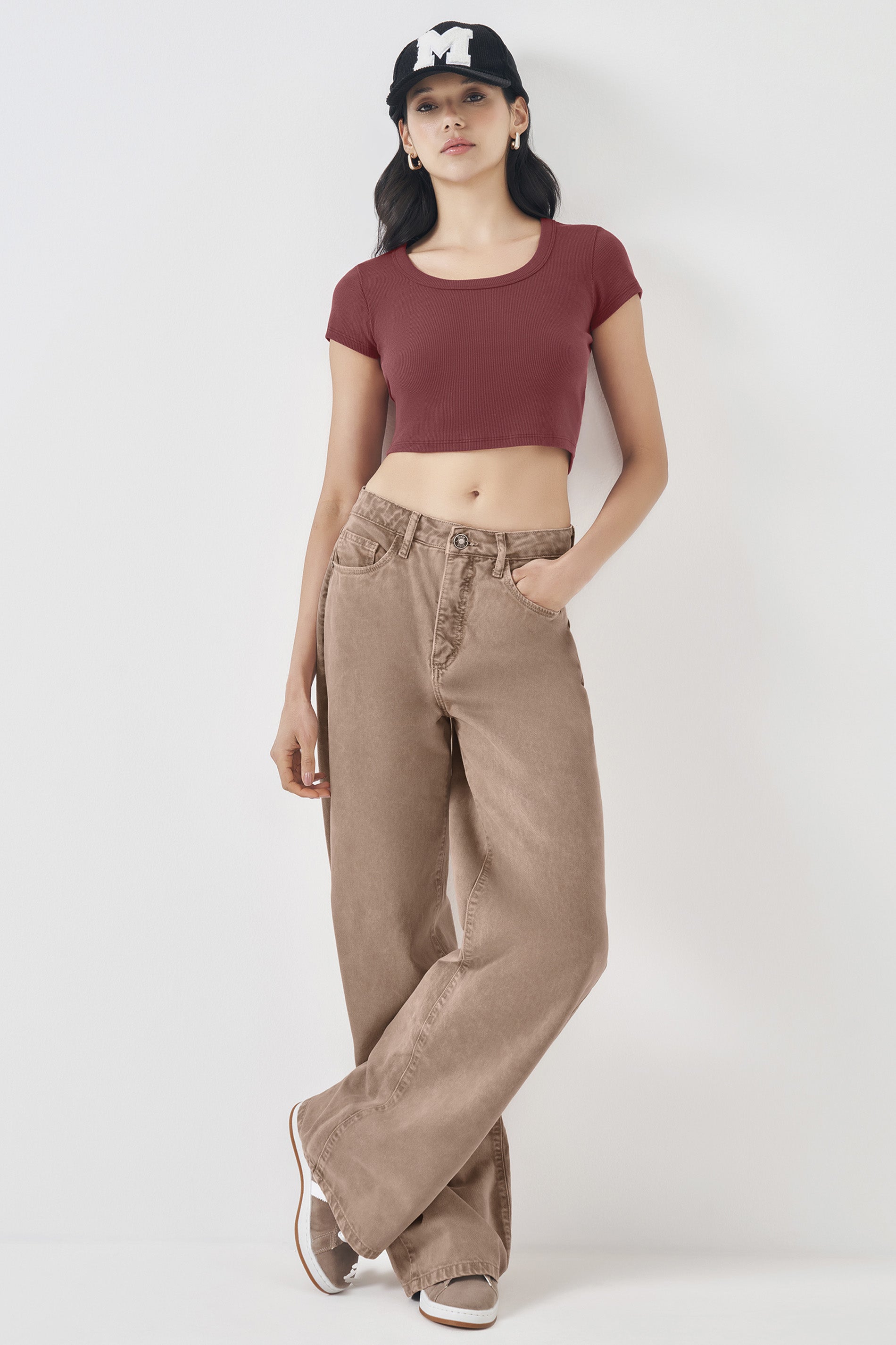 Calça Wide Leg em Sarja com Bolsos Frontais