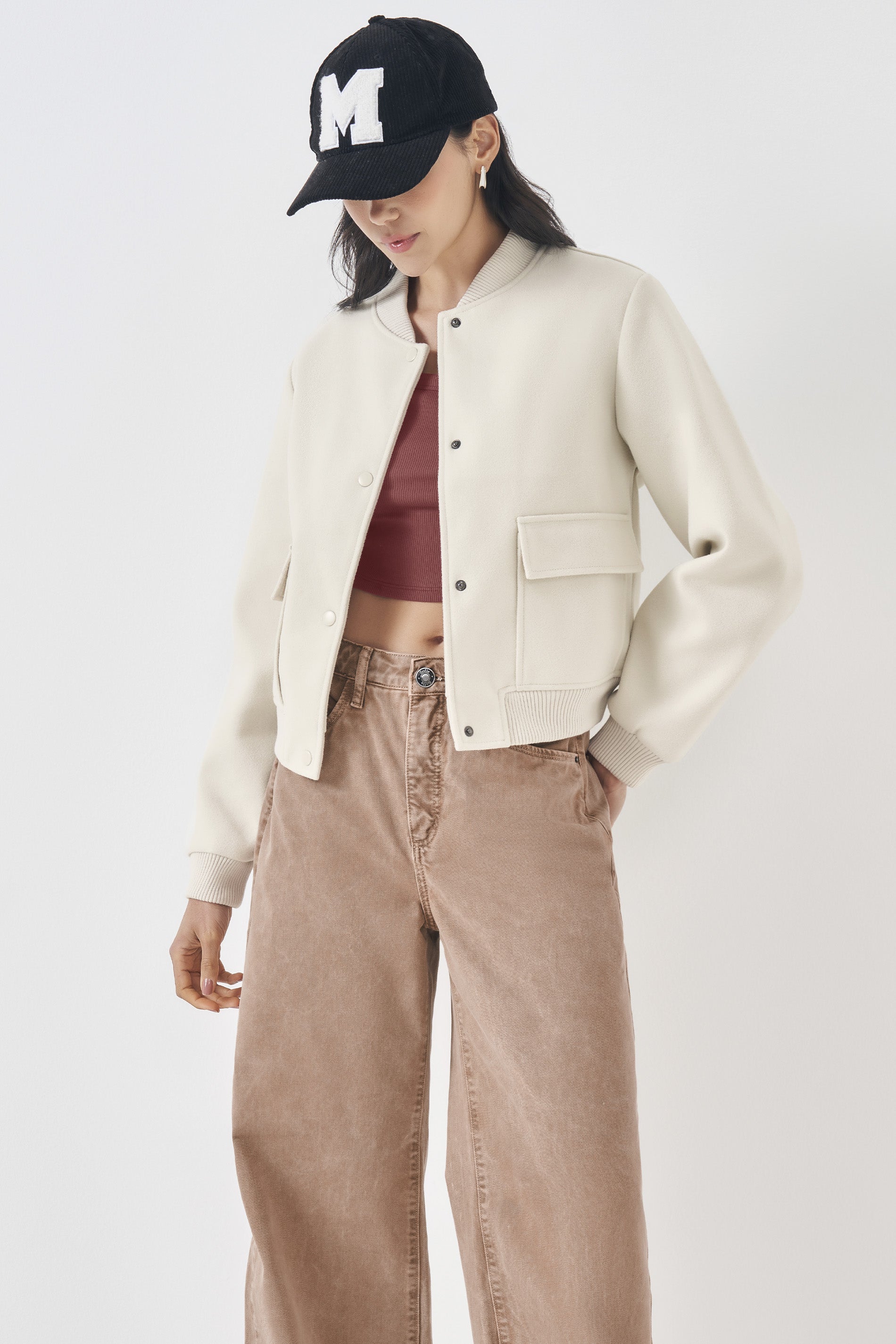 Calça Wide Leg em Sarja com Bolsos Frontais