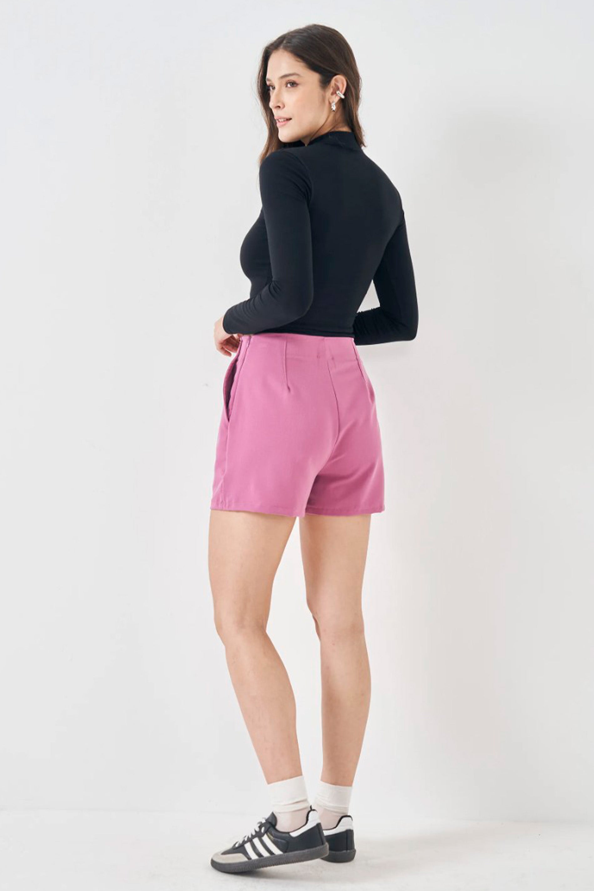 Blusa Cropped Manga Longa com Gola Baixa
