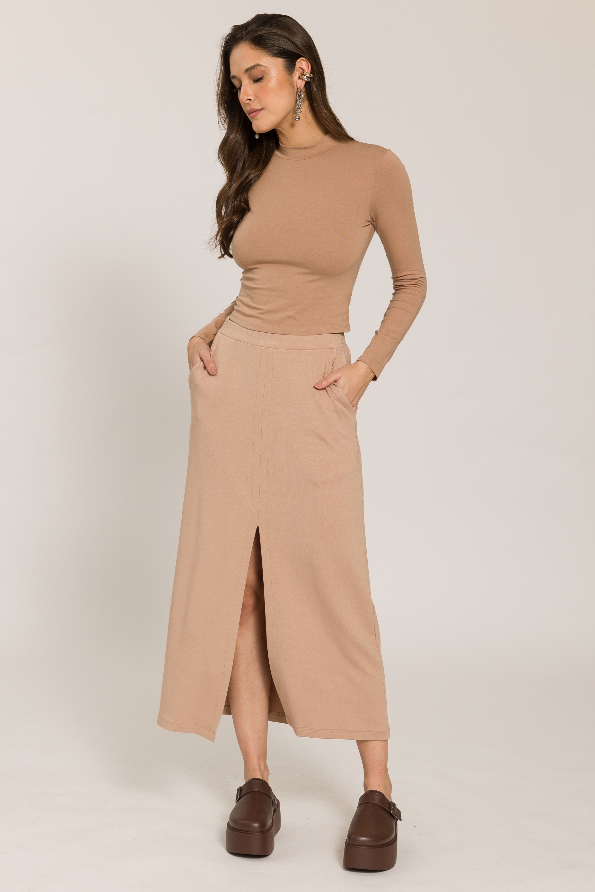 Blusa Cropped Manga Longa com Gola Baixa