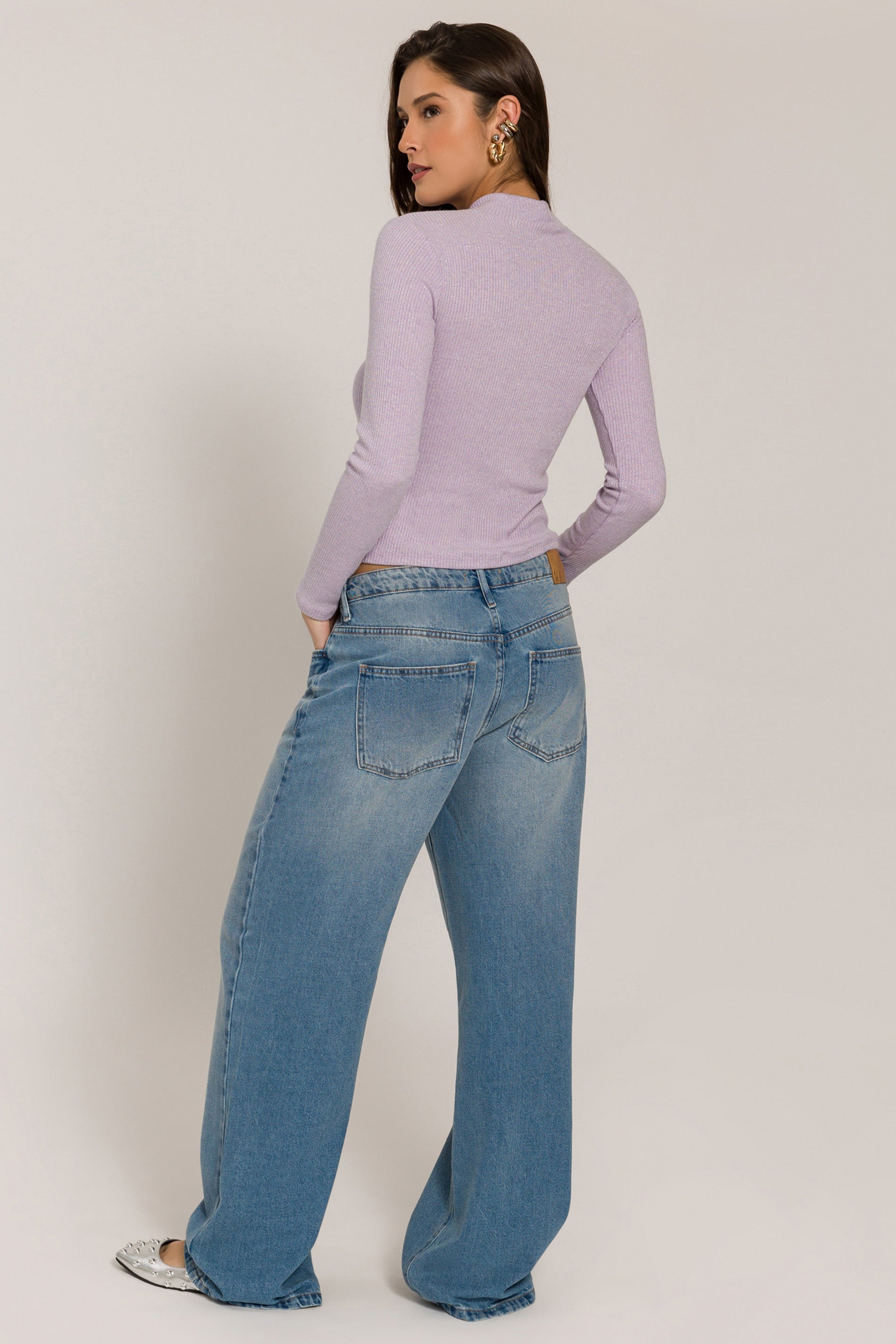 Blusa Manga Longa em Tricot Lurex com Gola Baixa