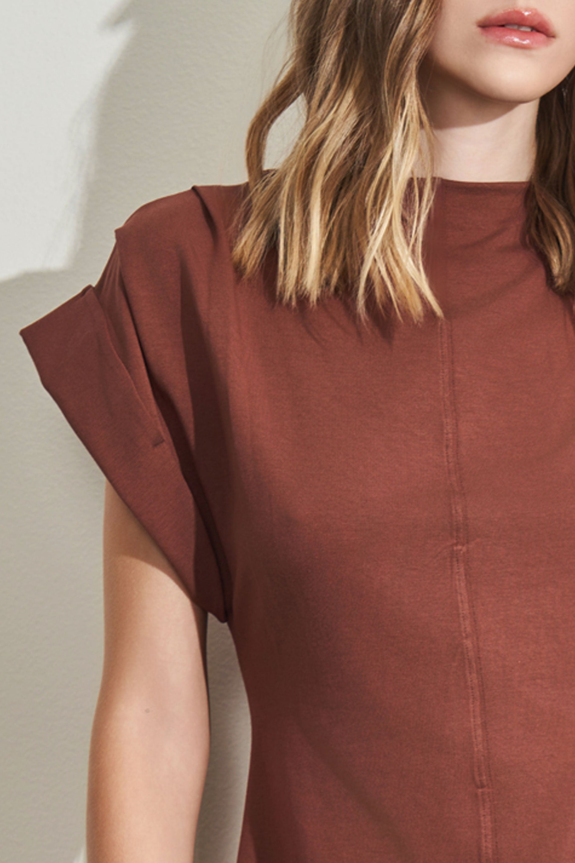 Vestido Curto com Manga Curta