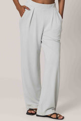 Calça Wide Leg com Bolsos Faca