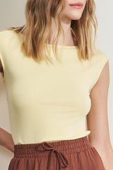 Blusa slim sem manga em ribana canelada