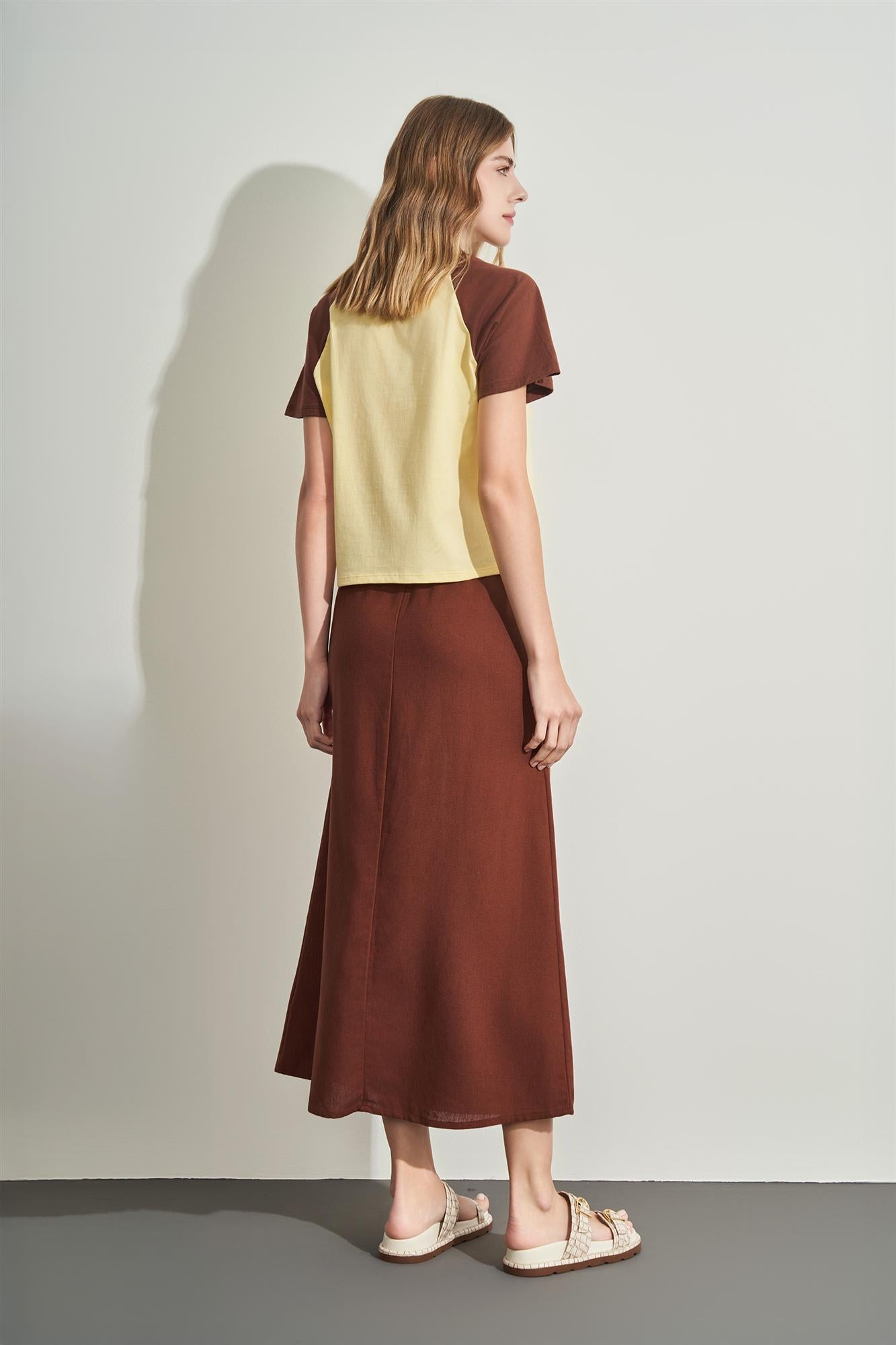 T-shirt Bicolor em Meia Malha com Caimento Slim