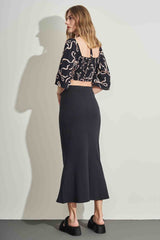 Blusa Cropped de Manga Curta em Plano Viscose Estampada