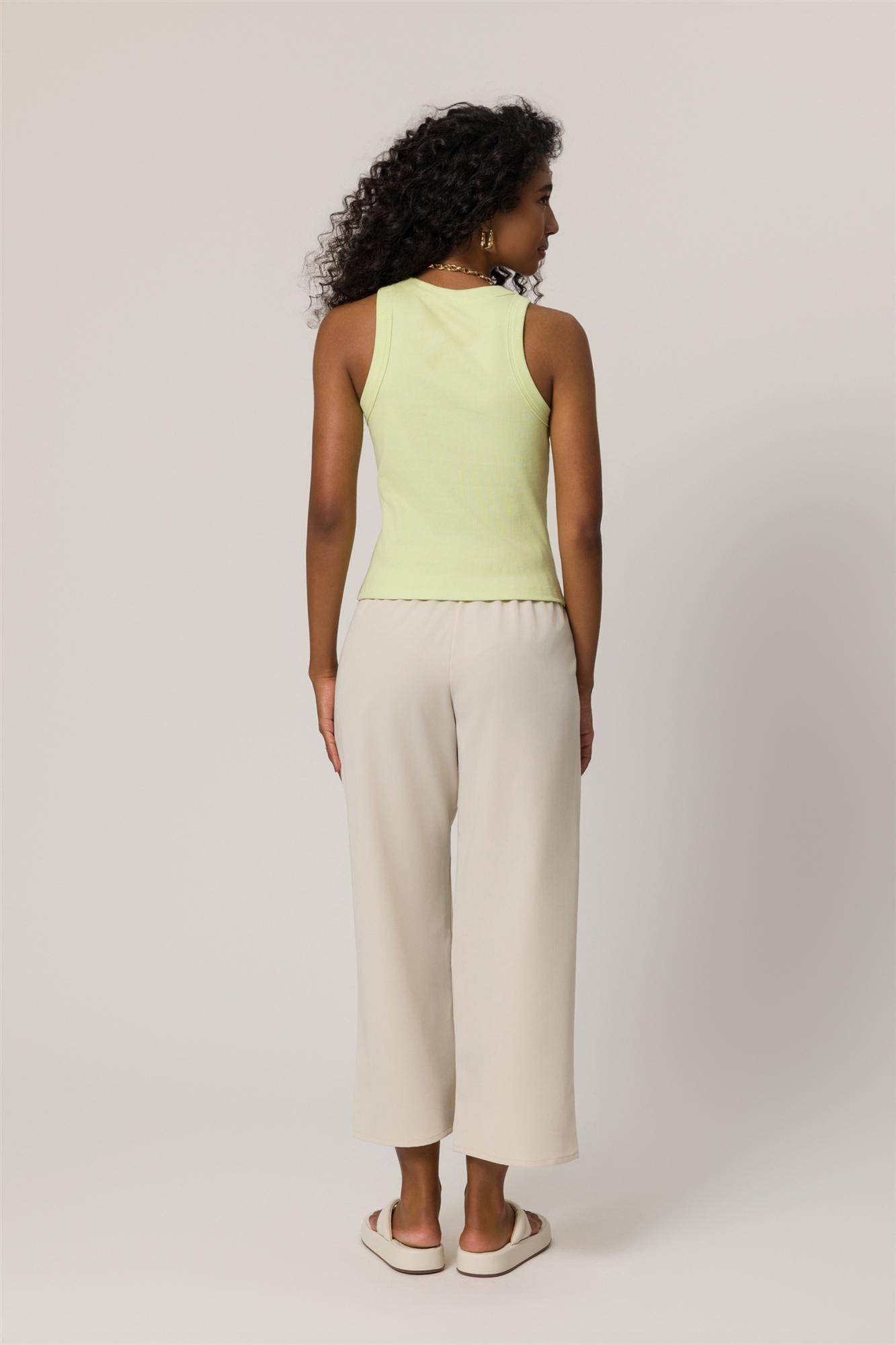 Blusa em Ribana com Caimento Slim