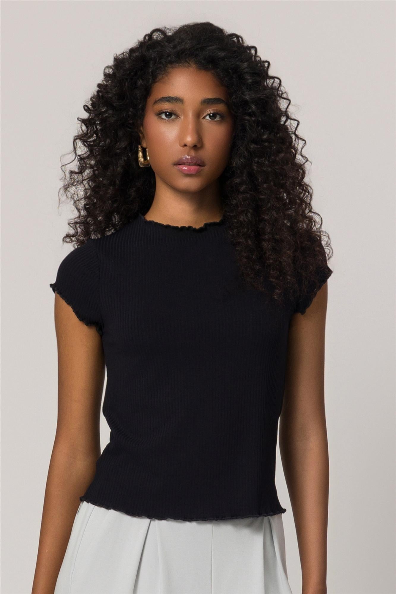 Blusa de Manga Curta em Ribana com Gola Alta