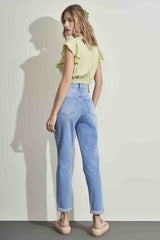 Calça Mom em jeans com elastano