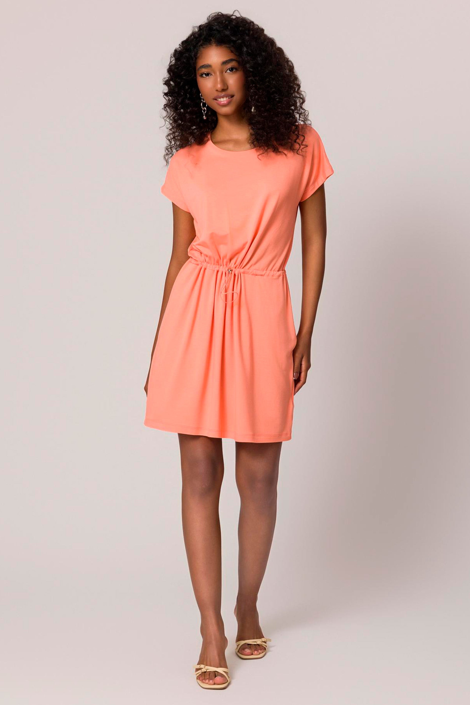 Vestido curto em moletinho com elastano