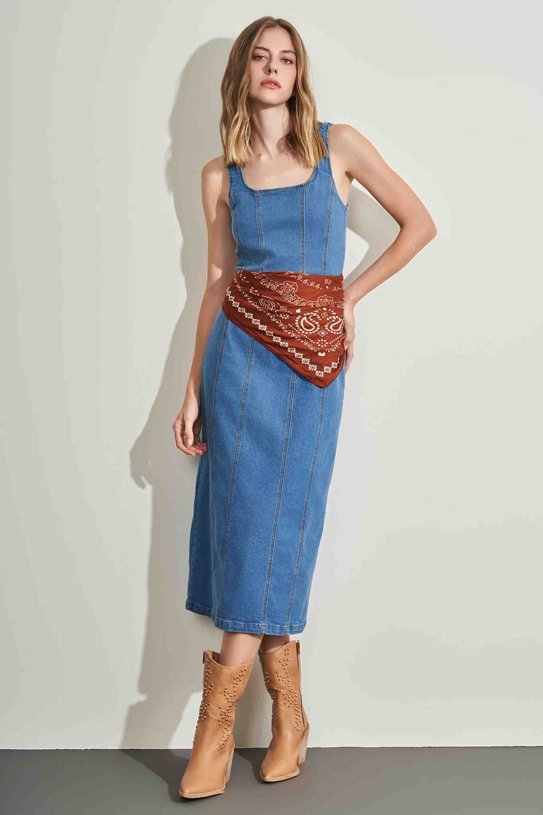 Vestido Midi em Jeans com Elastano