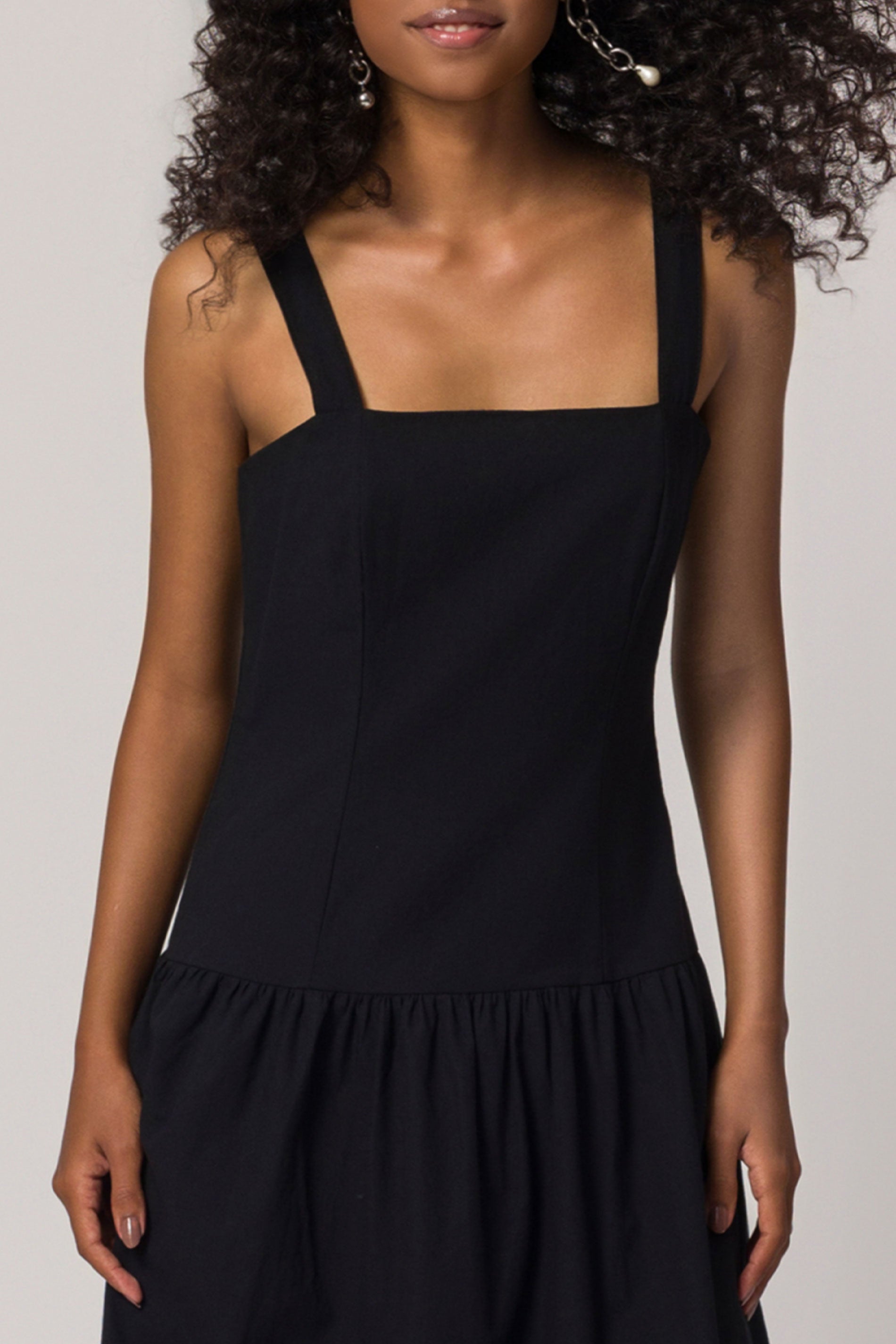 Vestido Midi de Alça em Plano Tricoline