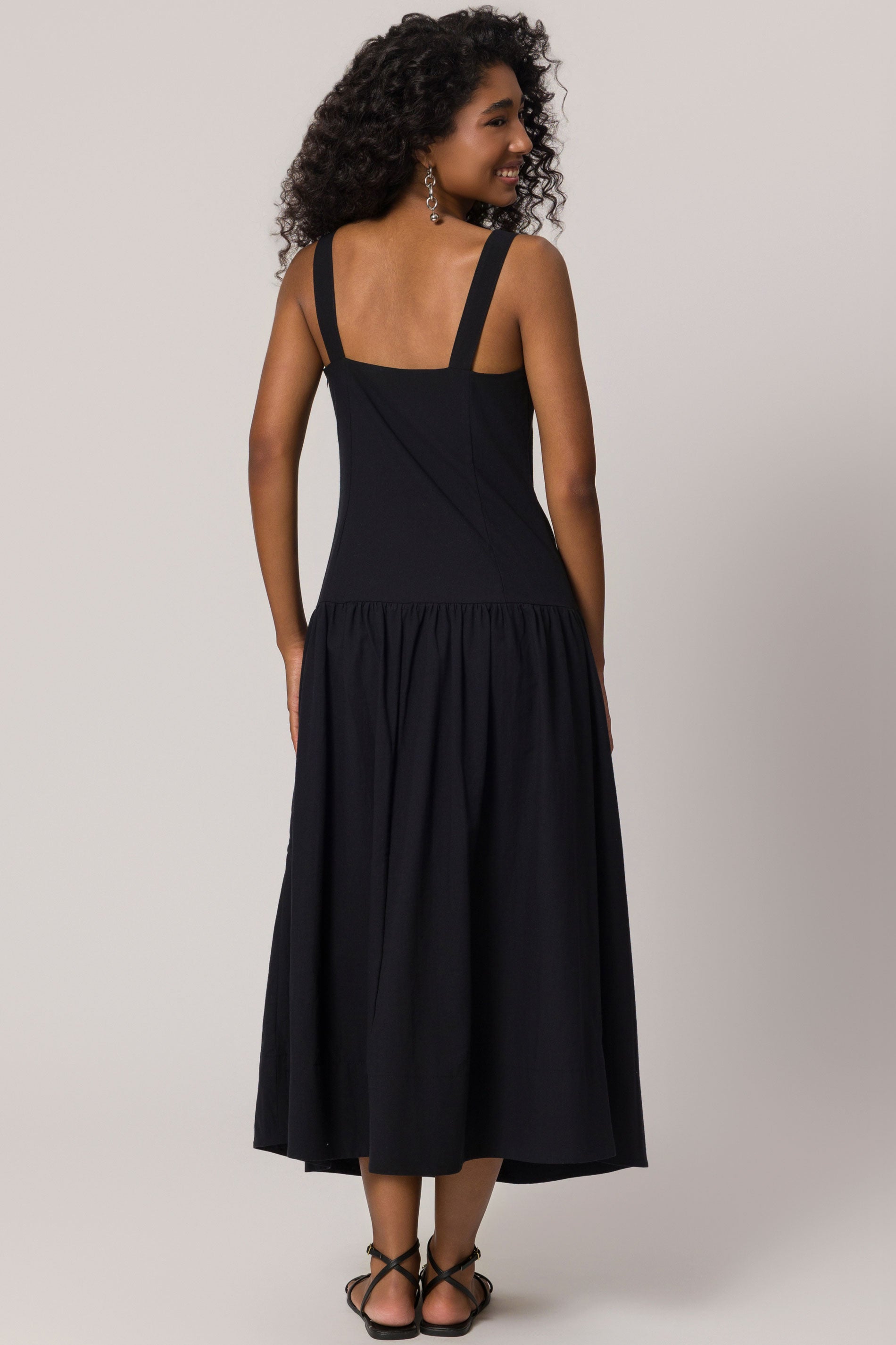 Vestido Midi de Alça em Plano Tricoline