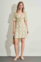 Vestido Curto de Manga Curta Estampado