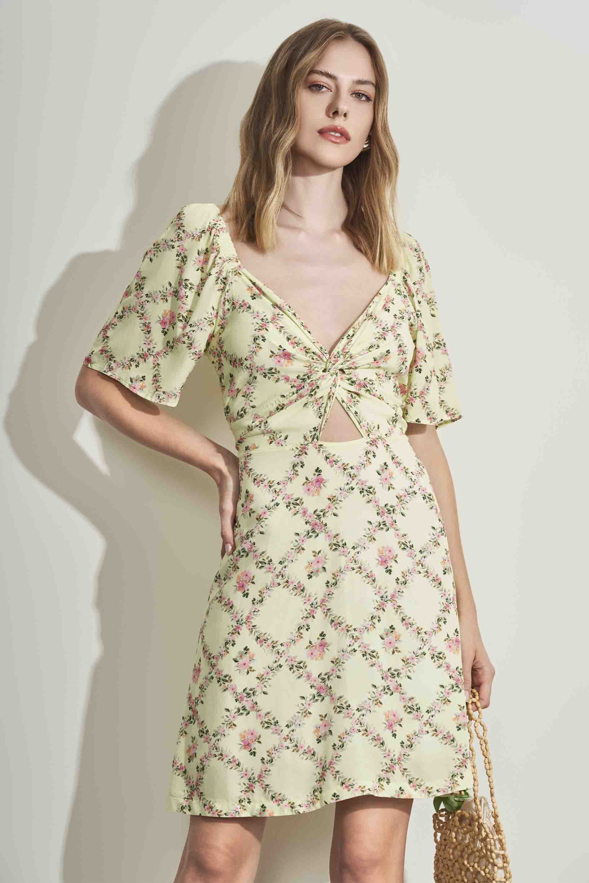 Vestido Curto de Manga Curta Estampado