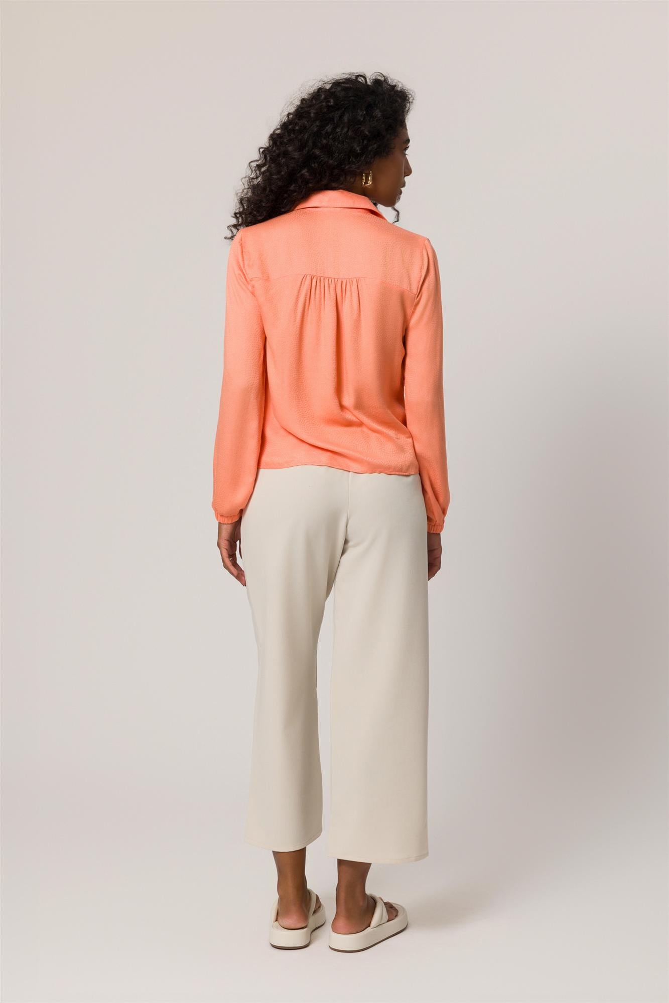 Camisa Manga Longa em Plano Viscose