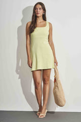 Vestido curto em ribana com decote quadrado