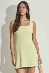 Vestido curto em ribana com decote quadrado