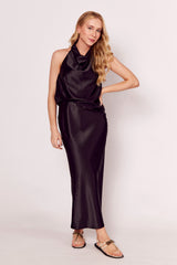 Saia Longa Luminare em Cetim com Caimento Fluido