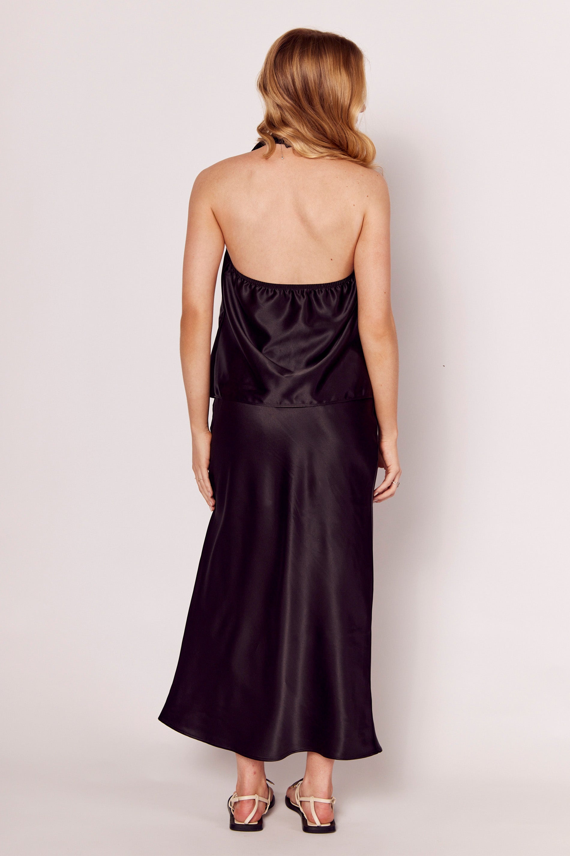 Saia Longa Luminare em Cetim com Caimento Fluido