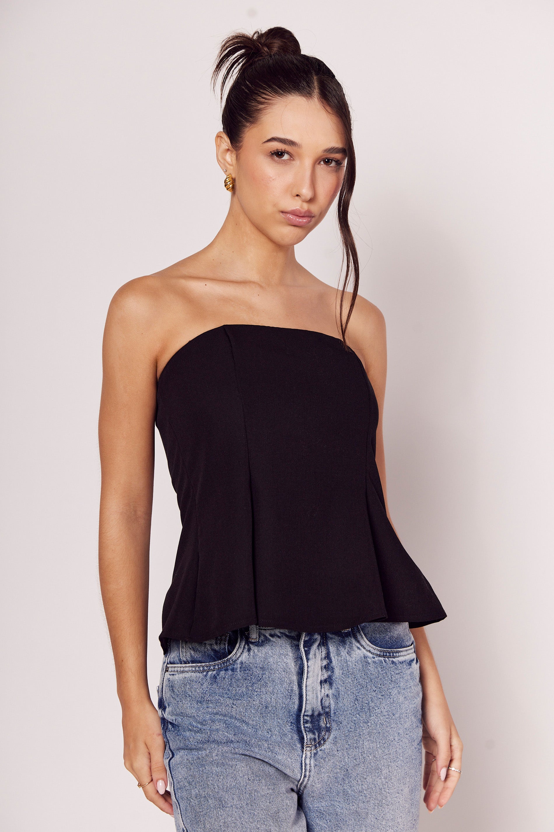 Top Tomara que Caia Luminare Estruturado com Recortes Evasê