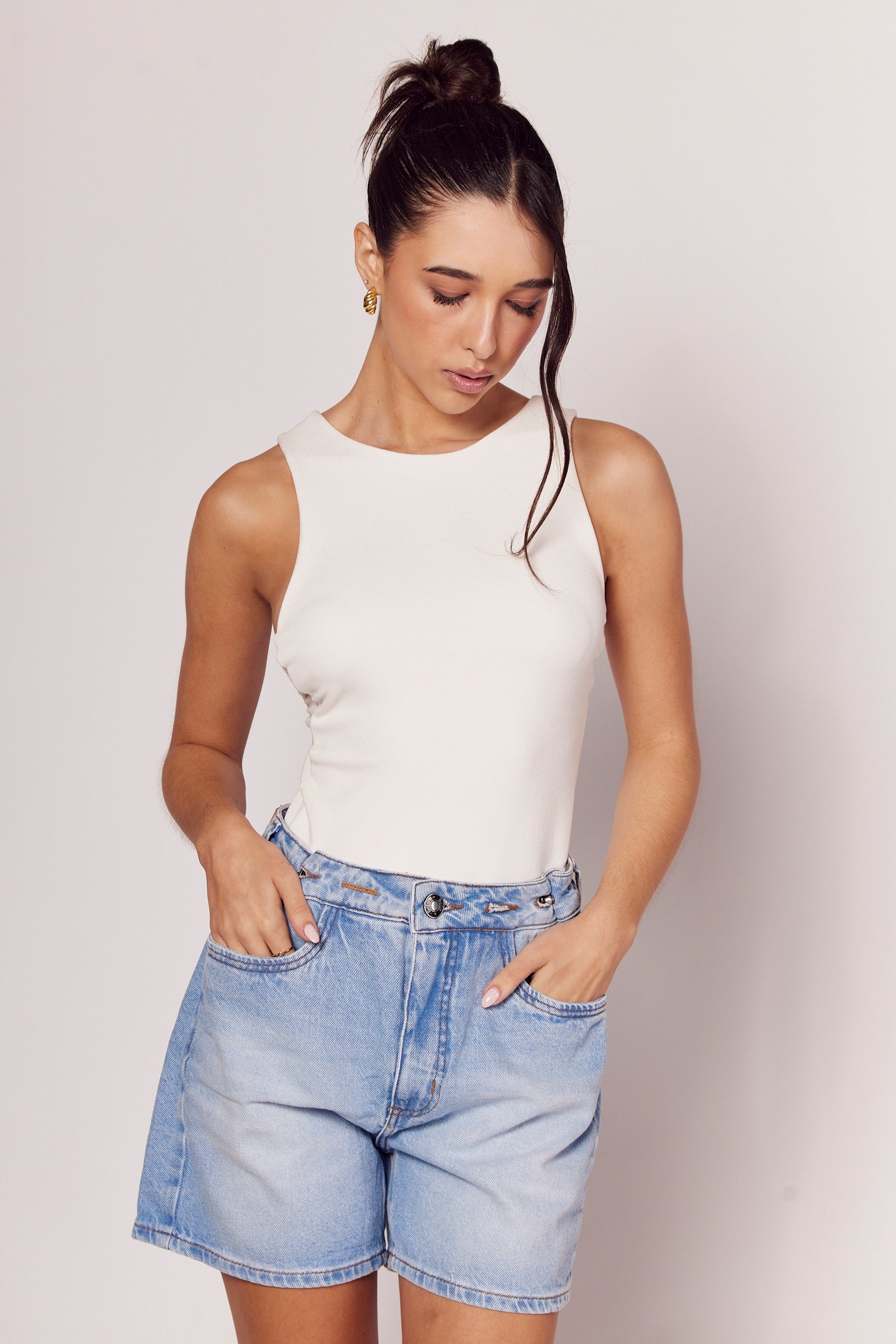 Body Luminare Decote Nadador e Cut Out Costas