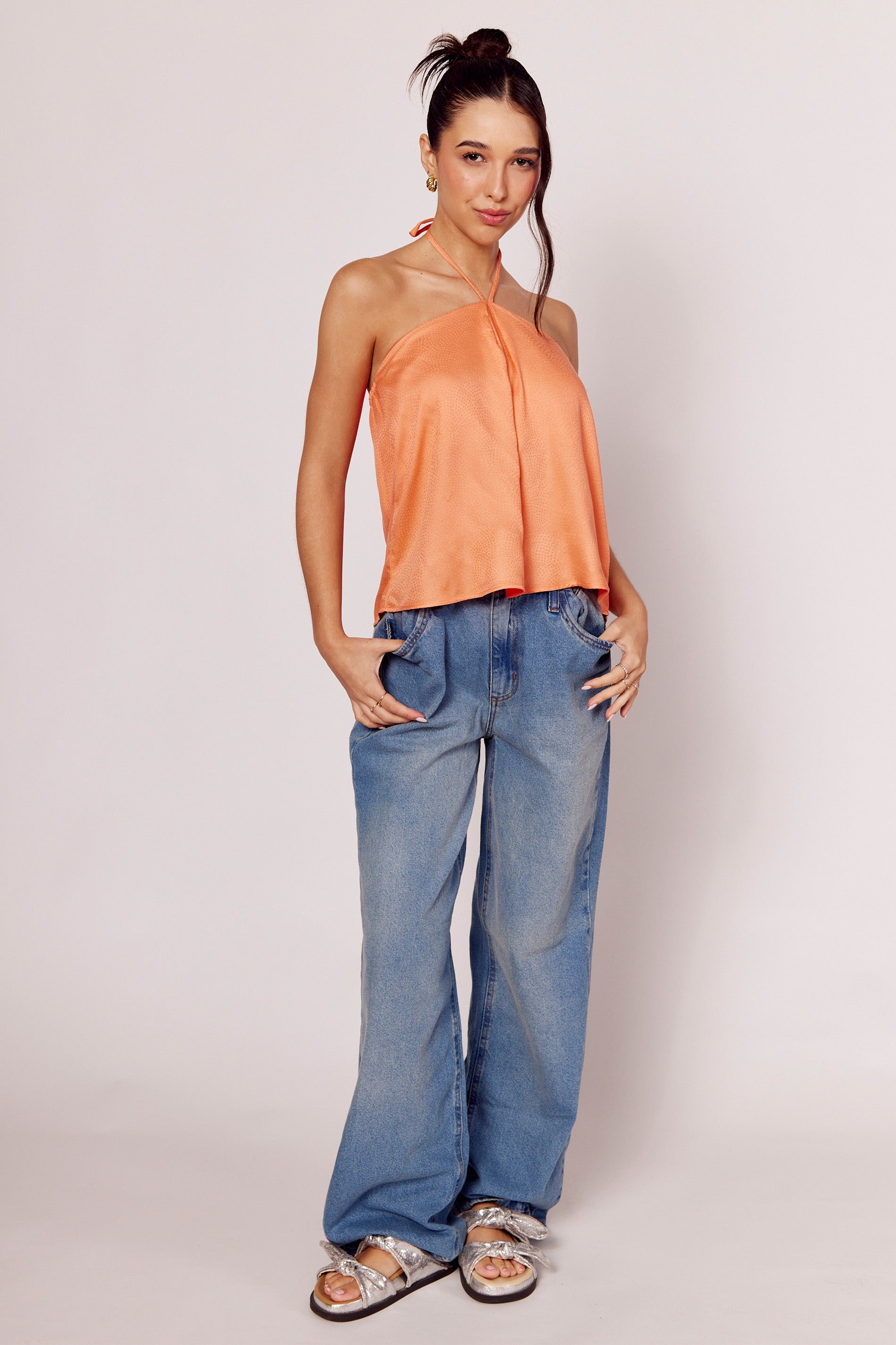 Blusa Halter Luminare em Tecido Acetinado