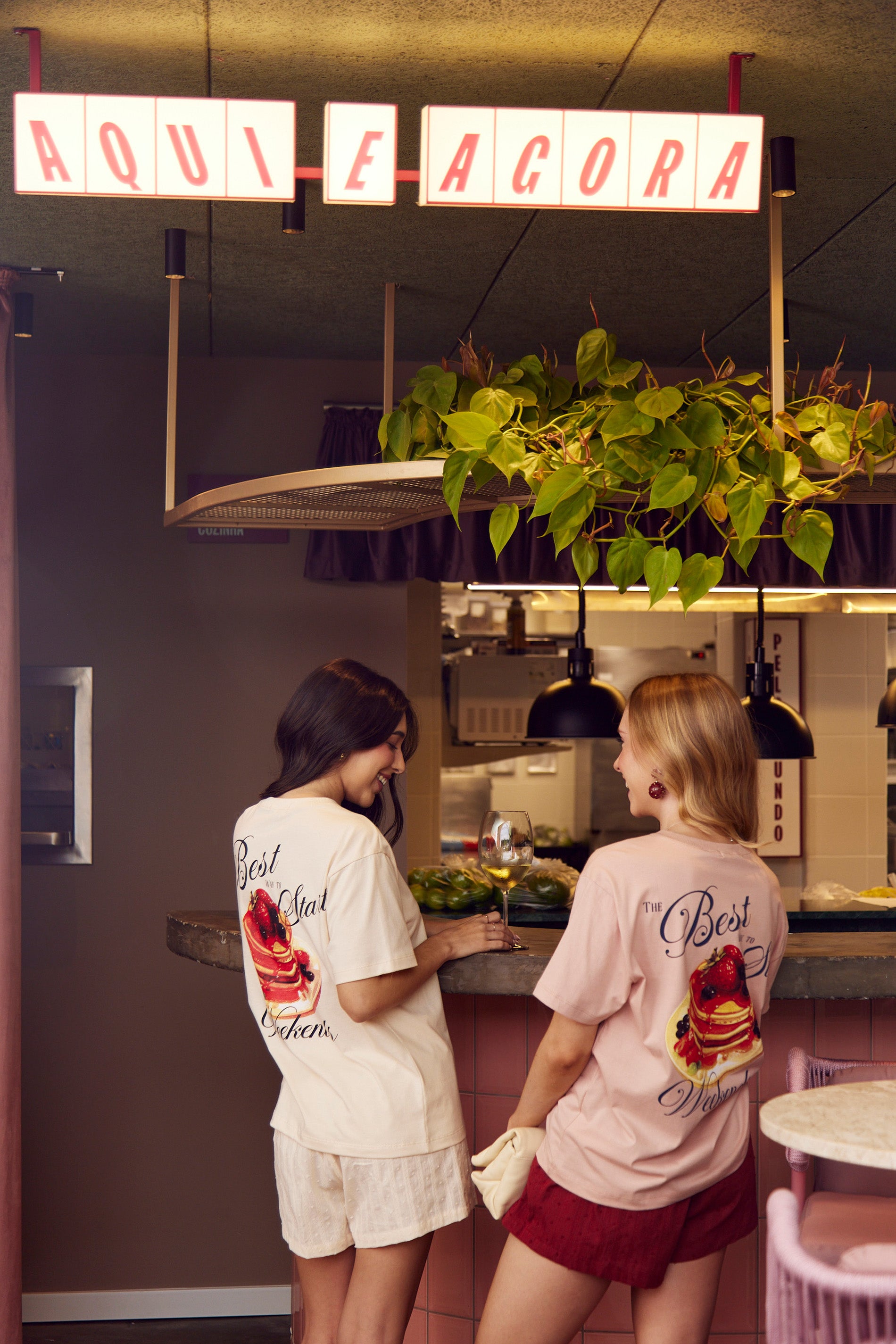 T-shirt Giornata com Estampa na Frente e Costas