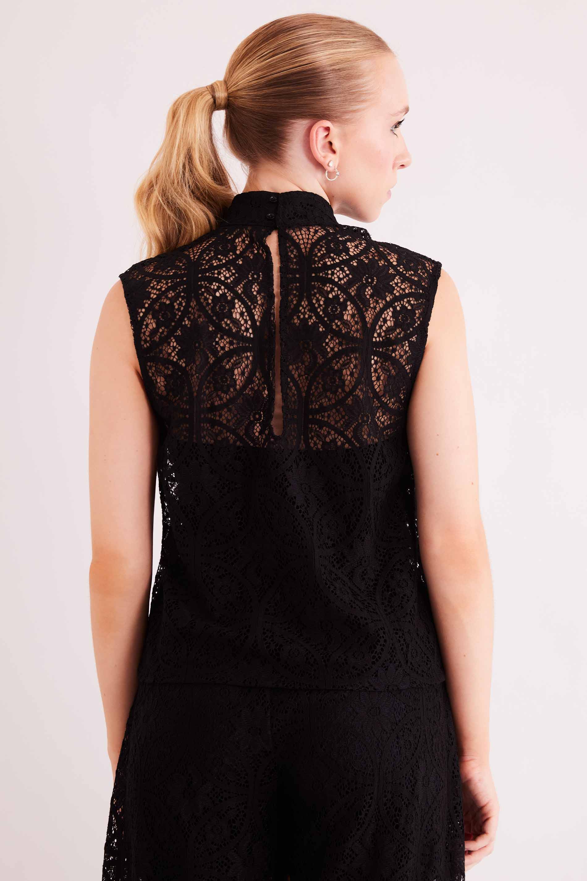 Blusa Urban Frame sem Manga em Plano Renda