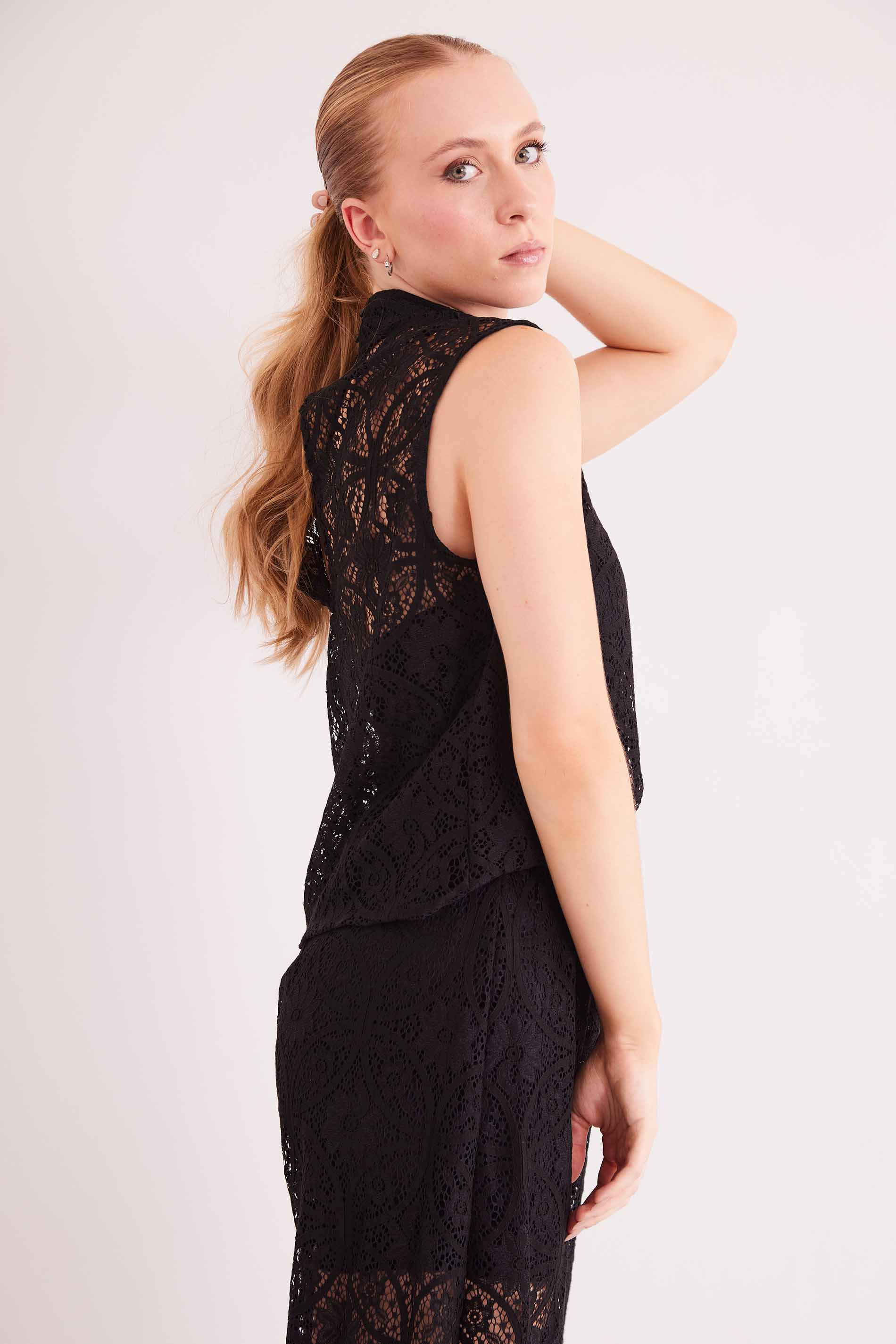 Blusa Urban Frame sem Manga em Plano Renda