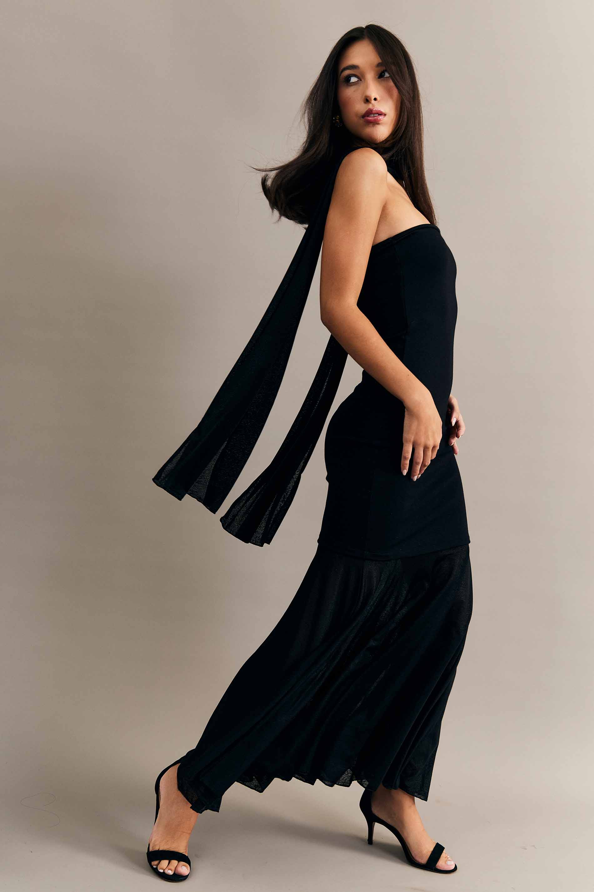 Vestido sem Alça After Dusk em Malha Bodycon e Tule Rendado