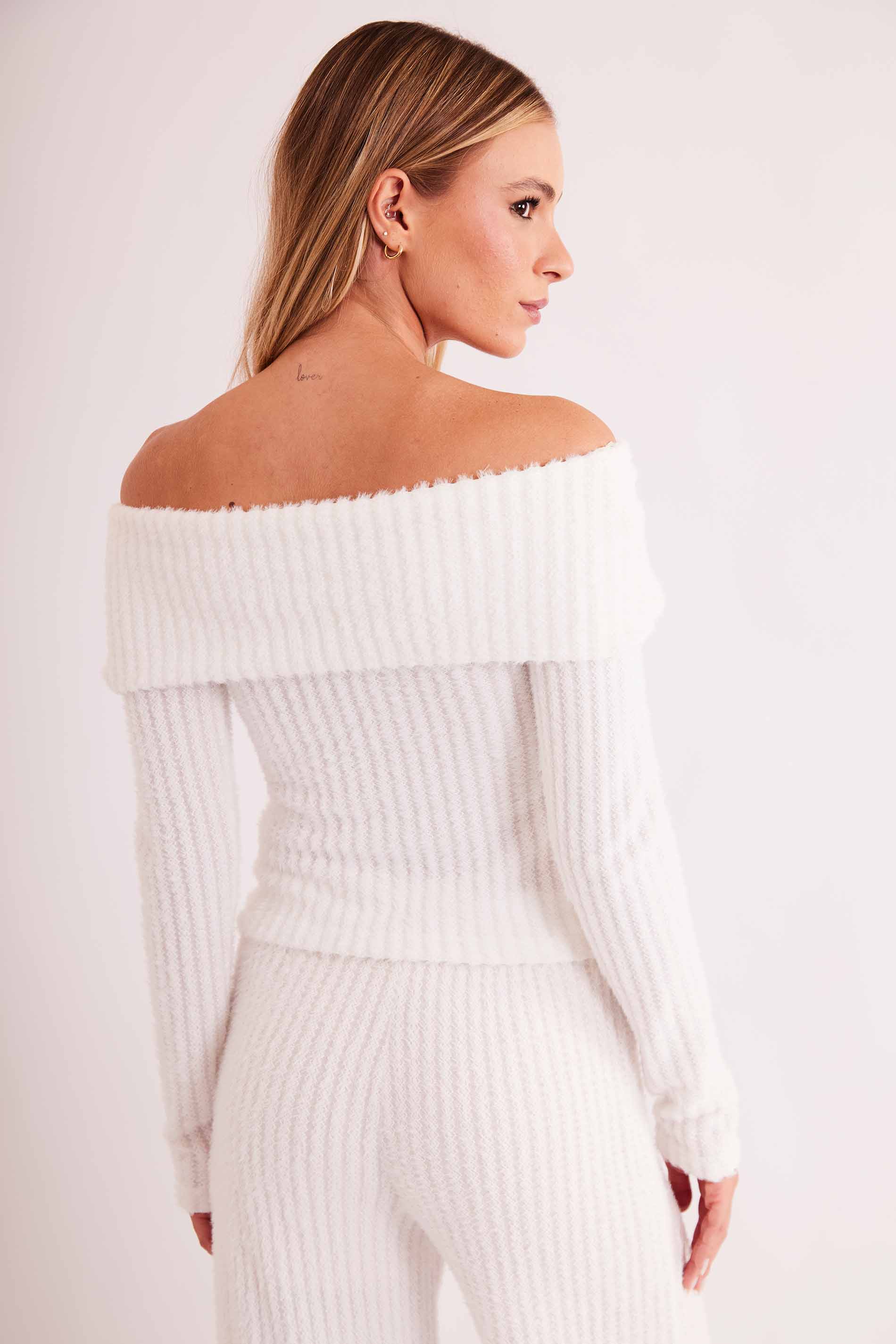 Blusa de Manga Longa New Ease Ombro à Ombro em Malha Tricot Maquinetado