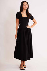Vestido Midi Allure de Manga Curta em Malha Bodycon e Plano Linen