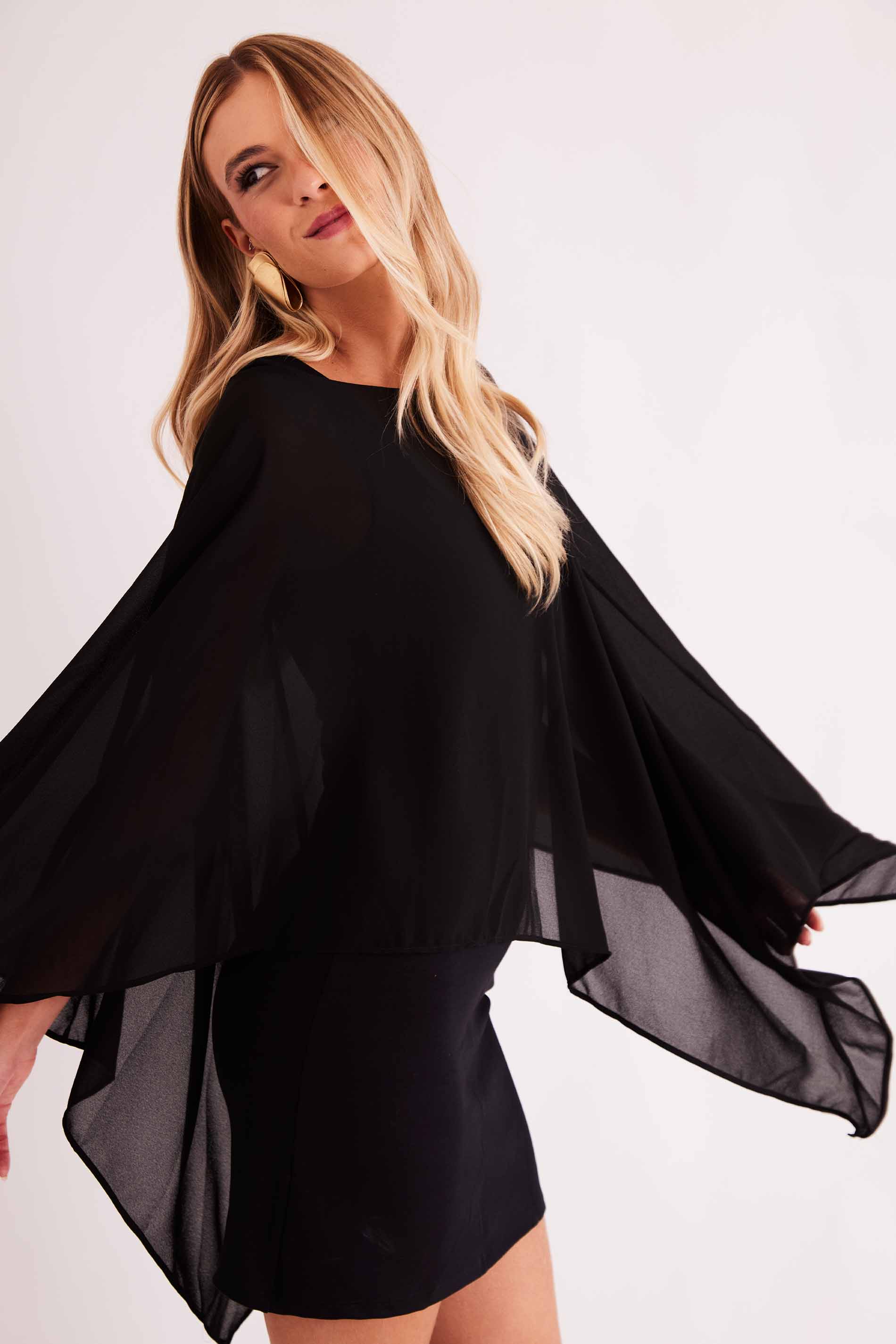 Vestido Curto Urban Frame em Malha Acompanha Capa em Chiffon