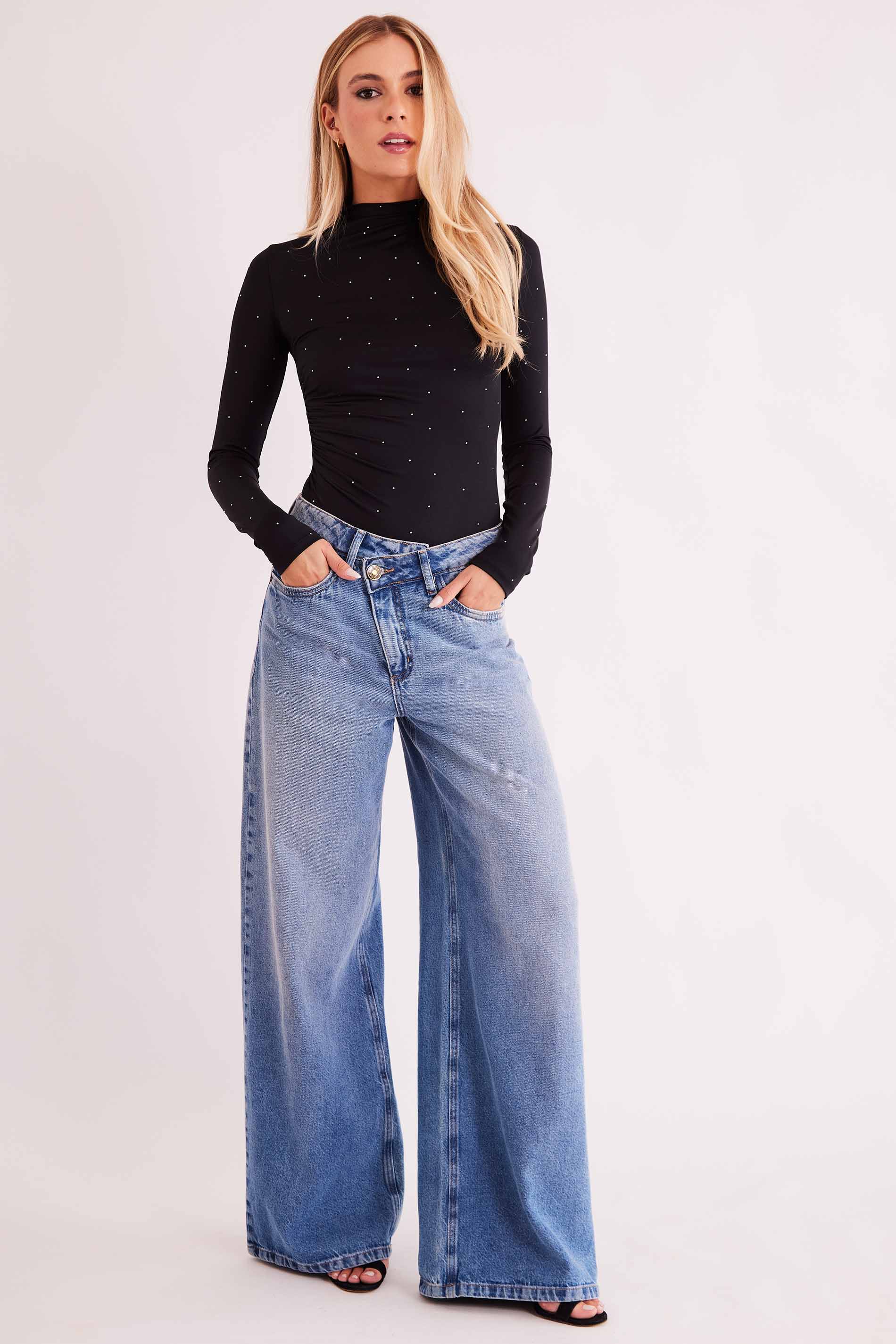 Calça Baggy Urban Frame com Braguilha Deslocada Em Denim