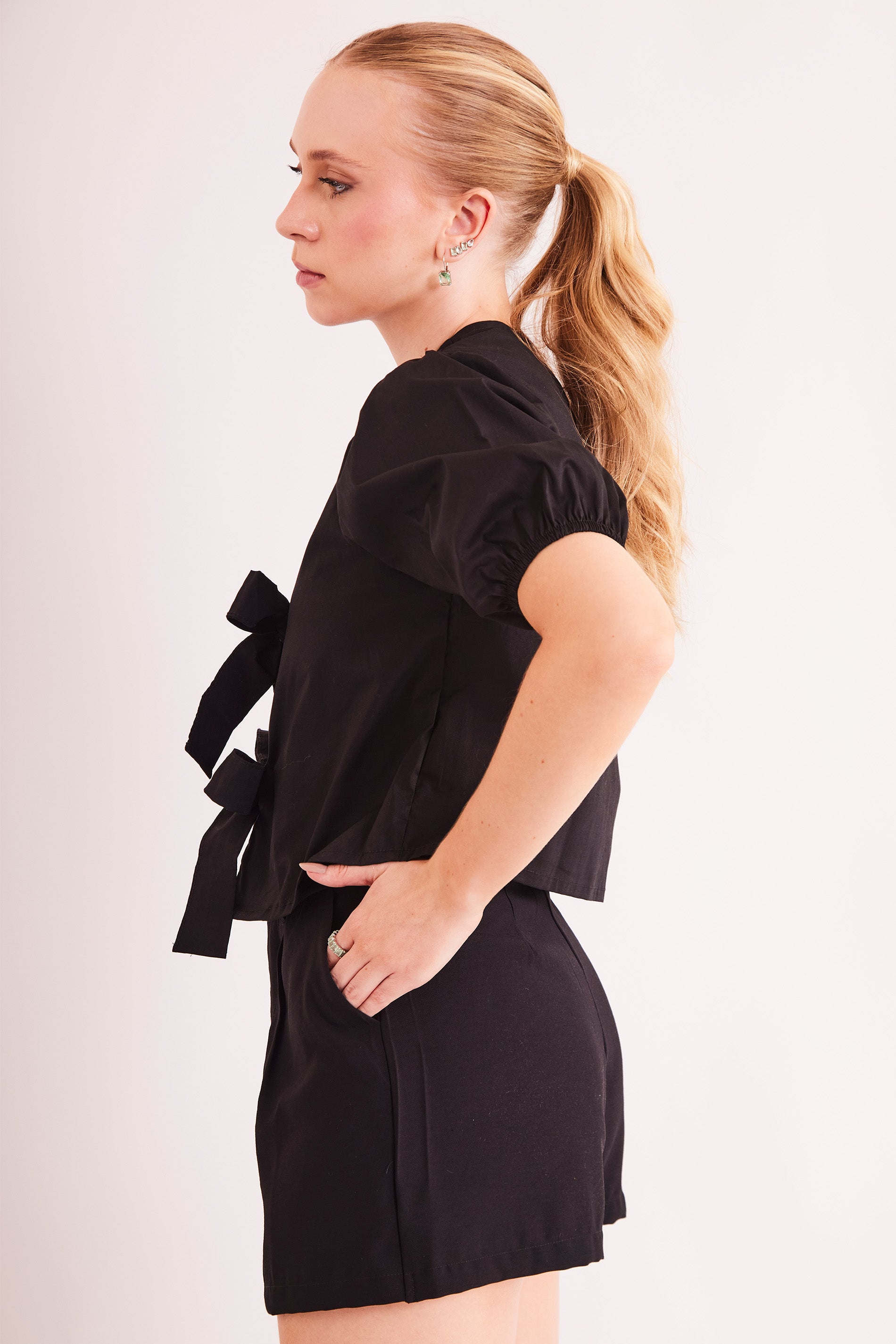 Blusa de Manga Curta New Ease em Plano Tricoline com Elastano