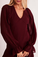 Vestido Curto de Manga Longa New Ease em Plano Chiffon