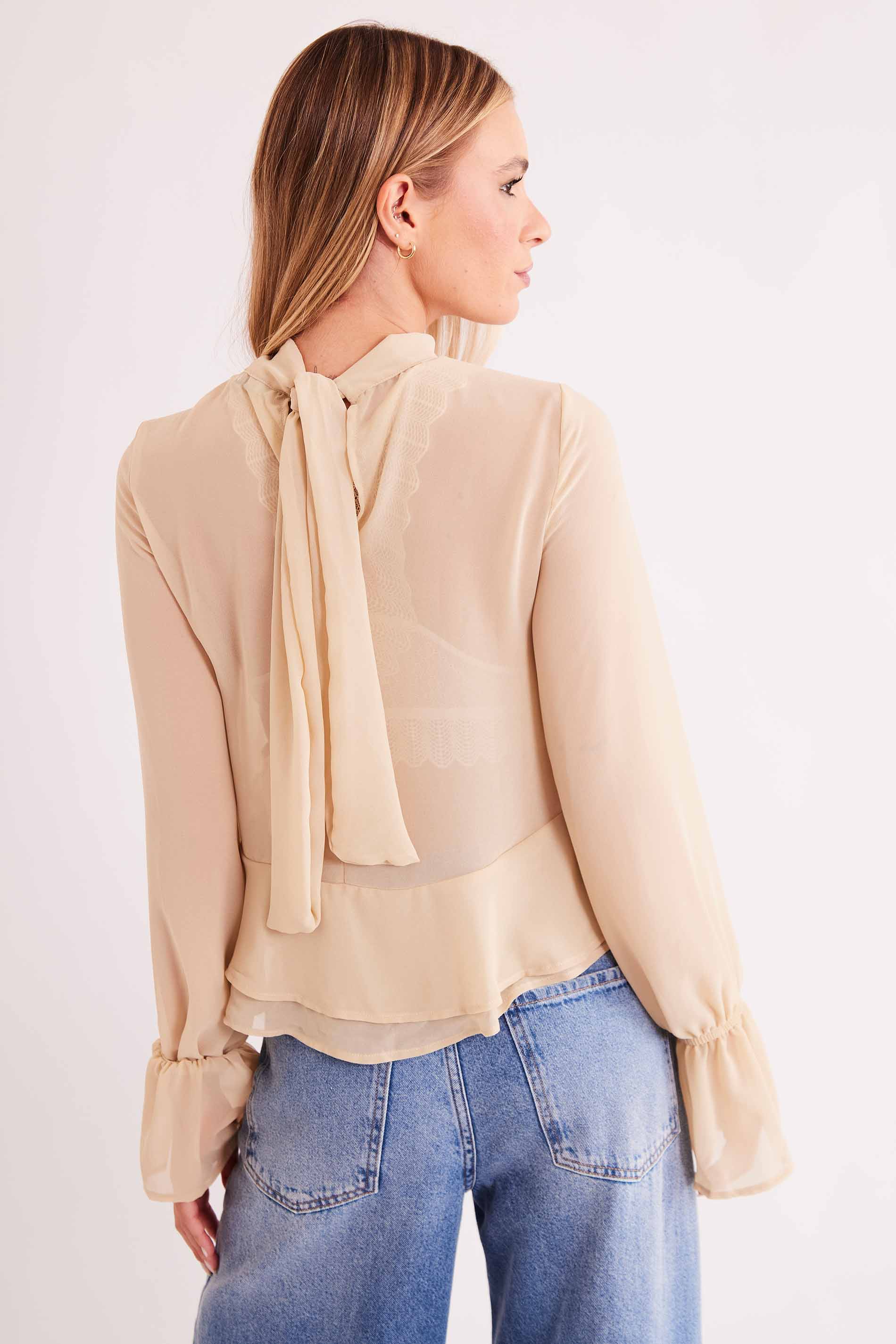 Blusa de Manga Longa Urban Frame em Plano Chiffon