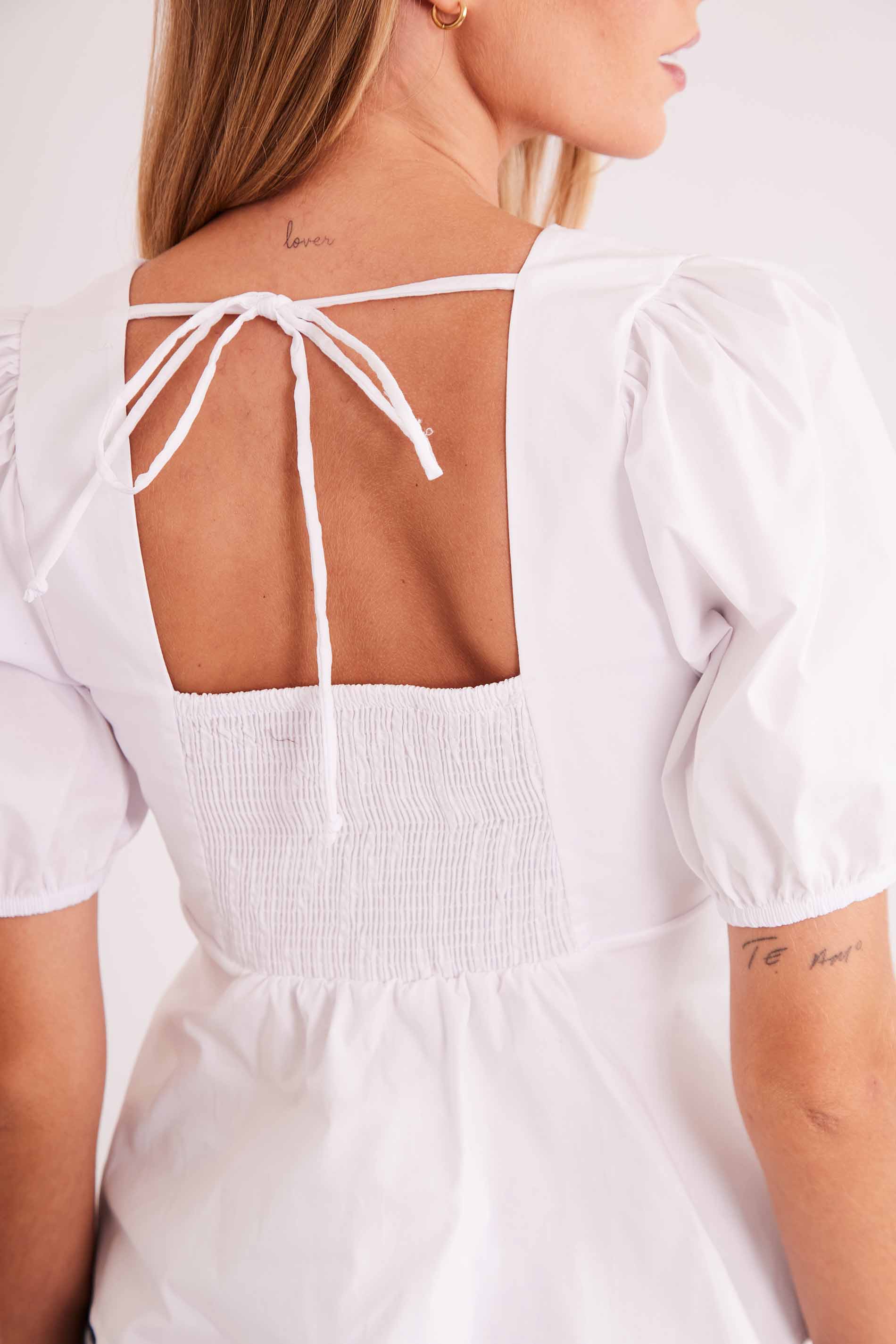Blusa de Manga Curta Urban Frame em Plano Tricoline com Elastano