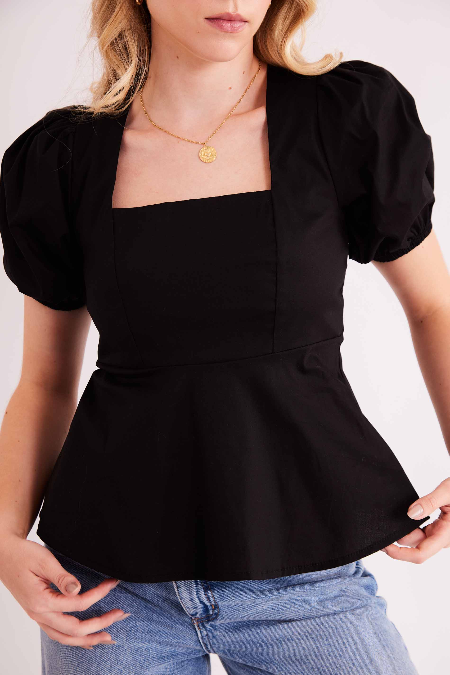 Blusa de Manga Curta Urban Frame em Plano Tricoline com Elastano