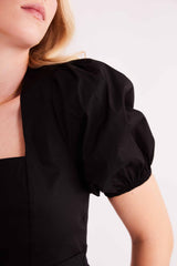 Blusa de Manga Curta Urban Frame em Plano Tricoline com Elastano
