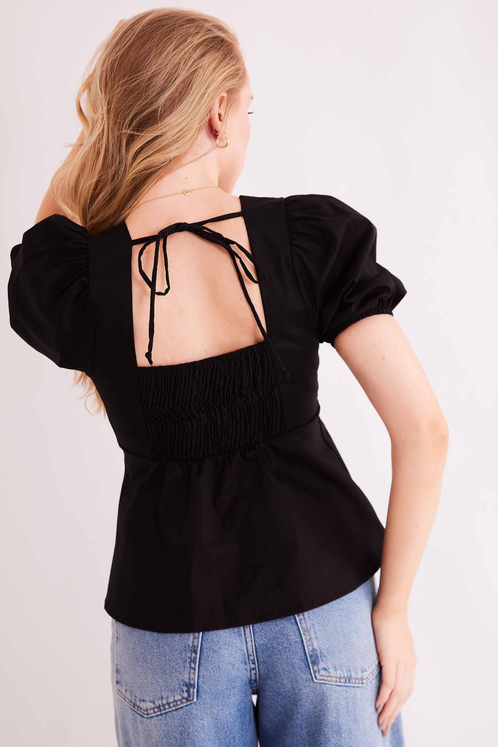 Blusa de Manga Curta Urban Frame em Plano Tricoline com Elastano