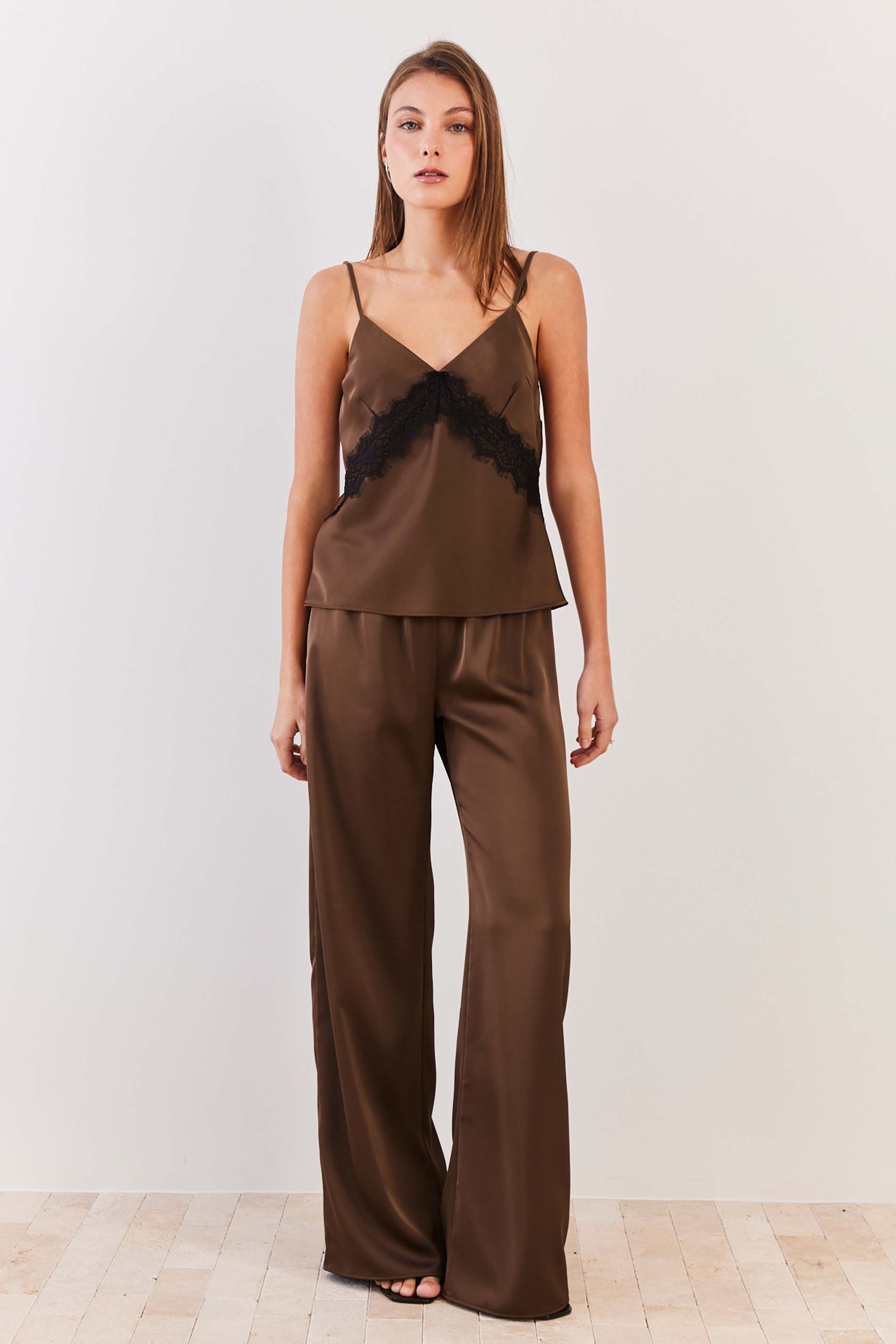 Calça Pantalona Cetim com Cós de Elástico Soft Glam - Sofie