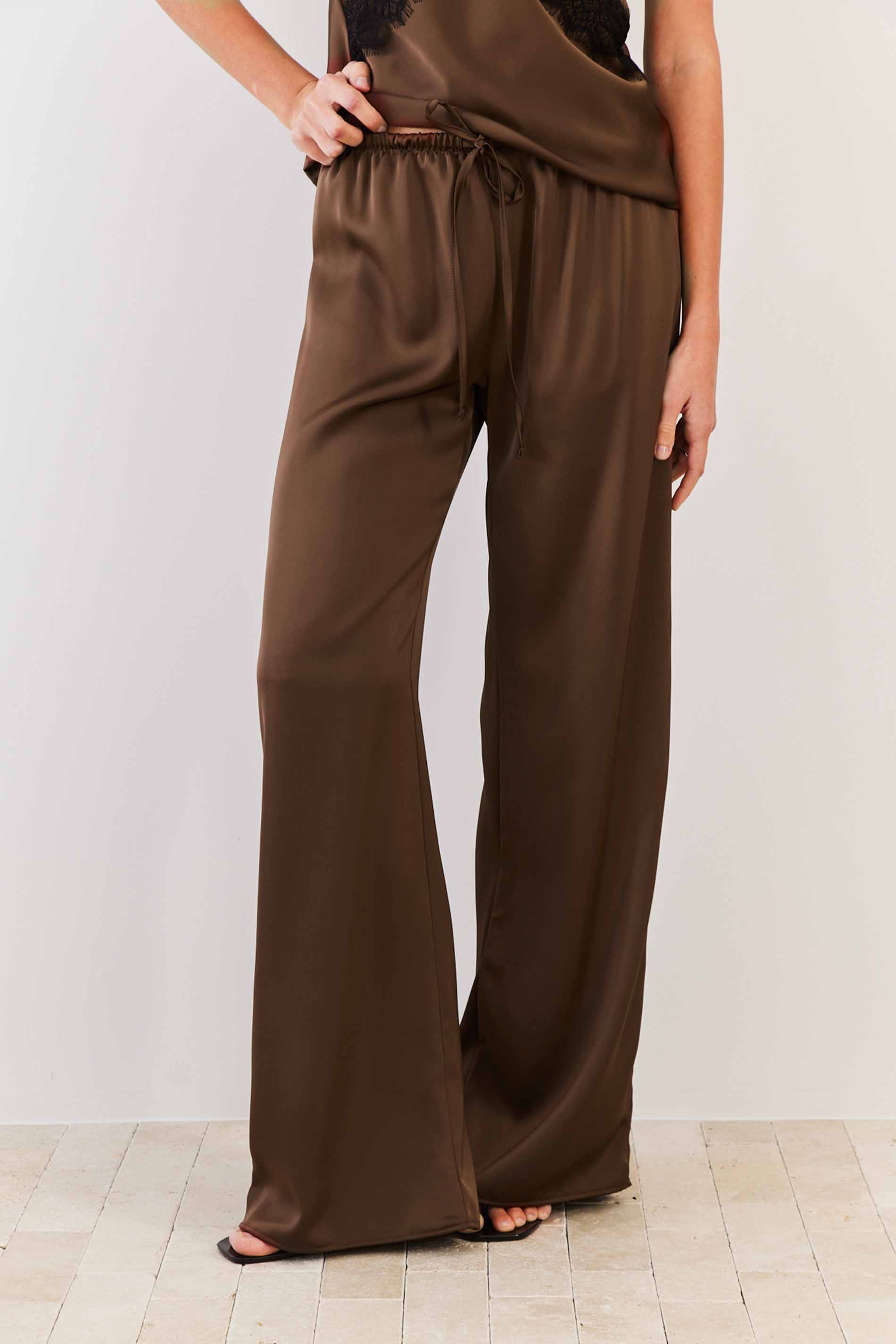 Calça Pantalona Cetim com Cós de Elástico Soft Glam - Sofie