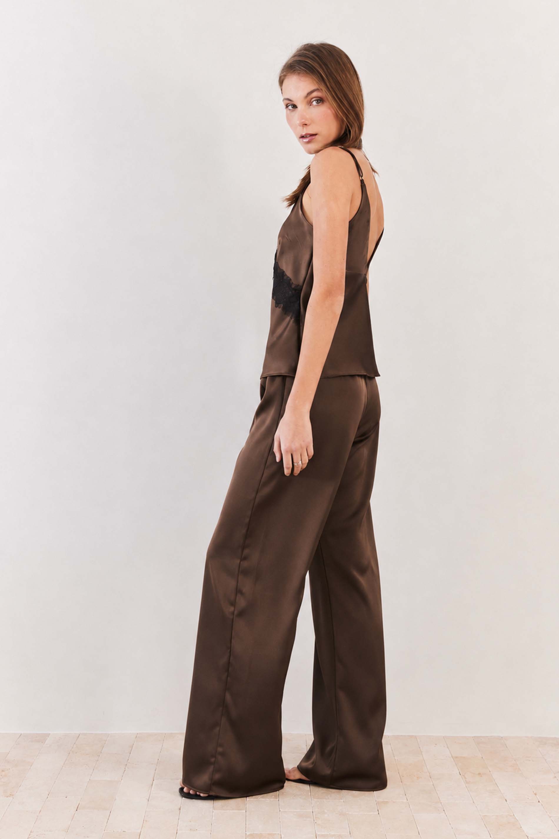 Calça Pantalona Cetim com Cós de Elástico Soft Glam - Sofie