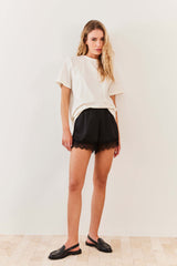 Shorts em Cetim com Renda na Barra Soft Glam - Sofie