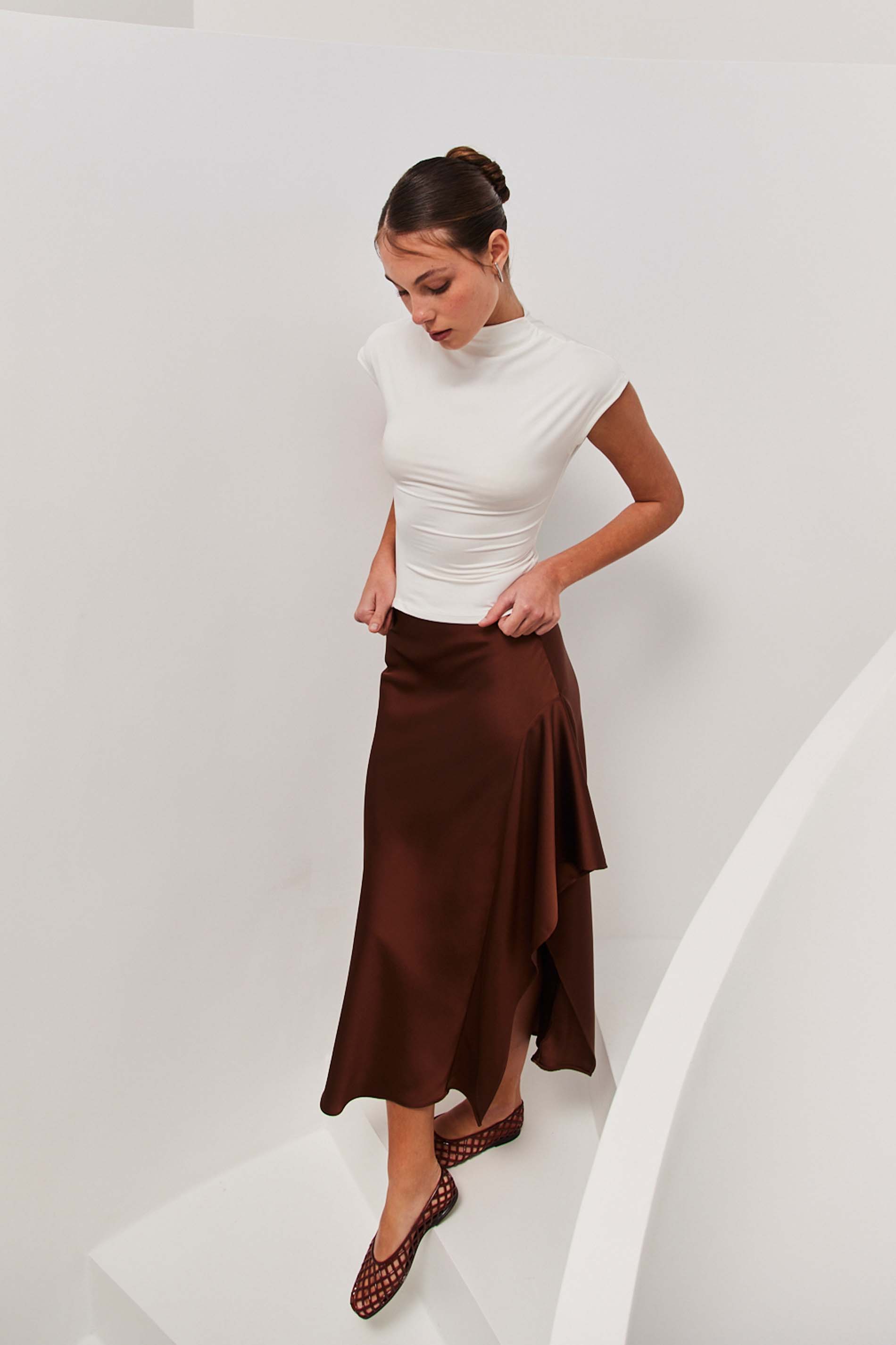 Saia Midi Evasê Cetim Cintura Alta Soft Glam - Sofie